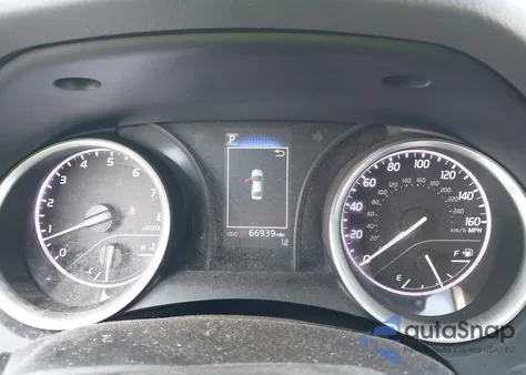 2021 Toyota Camry Le z USA, uszkodzony, nr VIN 4T1C11AK8MU582309